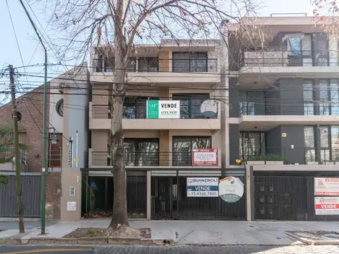 Sensacional departamento en dúplex en alquiler con cochera y baulera en San Isidro.