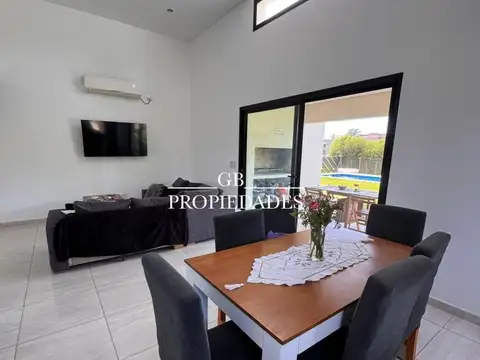 Venta de Casa en Santa Elisa, 4 dormitorios Pilar del Este