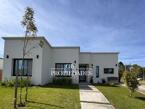 Venta de Casa en Santa Elisa, 4 dormitorios Pilar del Este