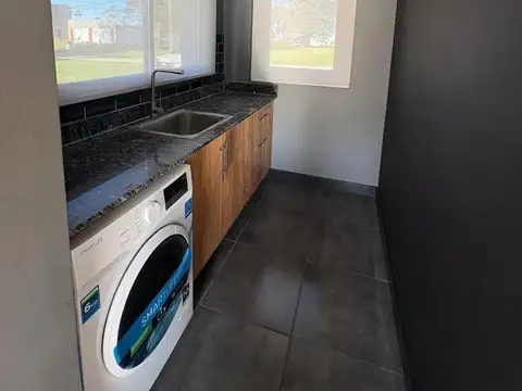 Casa 3 ambientes con 2 baños