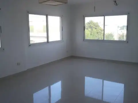 Departamento en Alquiler en Belen De Escobar, $ 750.000