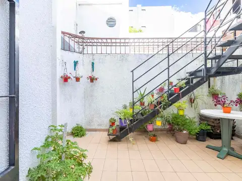 Depto Tipo Casa en Venta con 1 cocheras