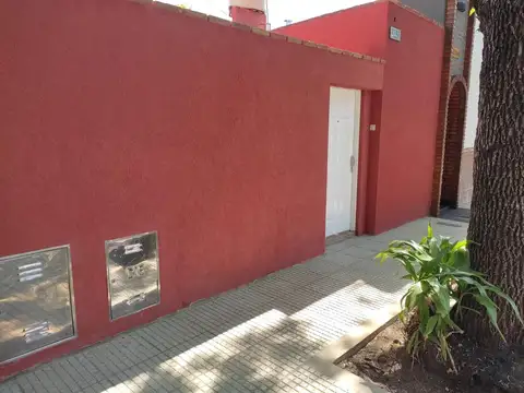 Depto Tipo Casa en Alquiler de 1 dormitorio