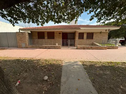 VENTA CASA 2 DORM. + GALPÓN EN RÍO SEGUNDO CÓRDOBA