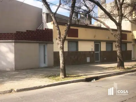 Venta Casa 2 dormitorios con patio Barrio Cinco Esquinas Rosario
