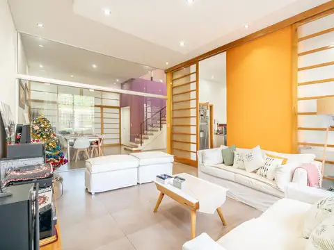 Villa del Parque, Hermosa Casa 5amb en Venta, cochera cubierta, pileta, quincho y parrilla