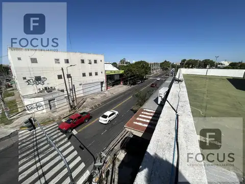 Venta Esquina 7 locales y 2 Departamentos Munro