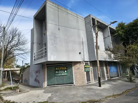 Dúplex de 3 amb. con cochera y patio en alquiler | Berazategui