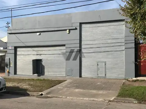 Impecable galpon con local comercial. Entrada para camiones. Los Andes.