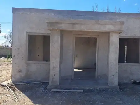 Casa 2 ambientes con 1 baño