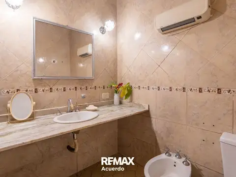 Casa 3 ambientes con 2 baños