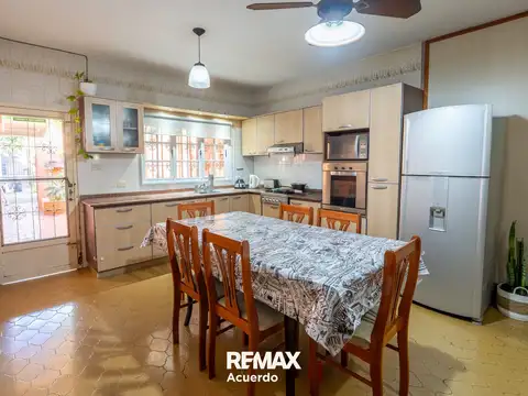 VENTA CASA 2 DORM PATIO PILE SAN NICOLAS APTA CRED