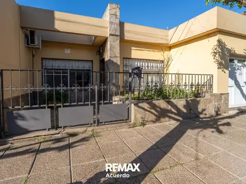VENTA CASA 2 DORM PATIO PILE SAN NICOLAS APTA CRED