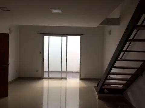 Departamento en Alquiler en Zona Universidades Bosque, $ 590.000