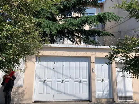 DUPLEX EN Planta alta  frente  - cochera  - APTO PROFESIONAL 3 DORM Y PLAY..