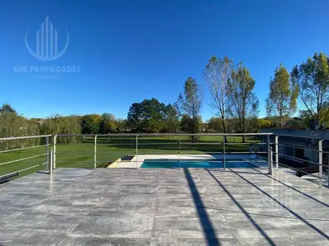 Casa 7 ambientes con 5 baños