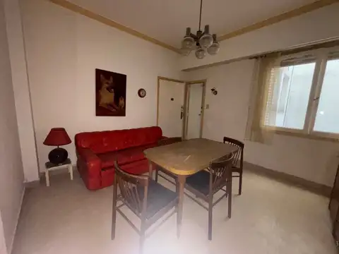Venta Departamento 2 ambientes y medio. Zona Plaza Colón