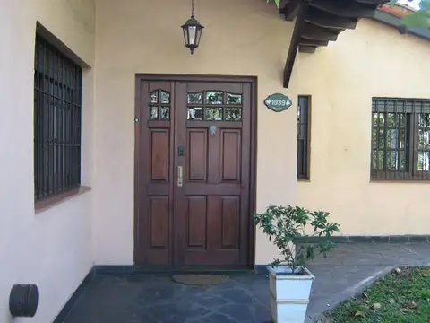 ROSALES nº 1939, entre Erézcano y Jacinto Calvo