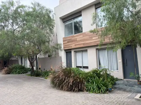 Casa - Venta - Argentina, San Miguel - GUIDO SPANO 100