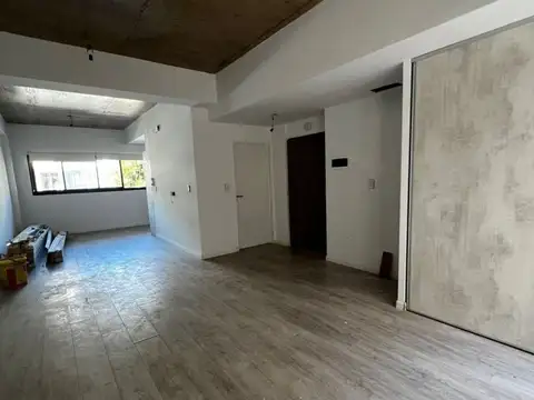 Venta en Parque Chacabuco. Departamento Monoambiente con Patio, a estrenar.