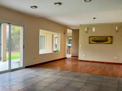 Casa 4 ambientes con 4 baños