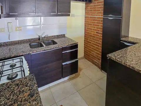 Alquiler departamento 3 ambientes con balcón y cochera en Villa Lugano