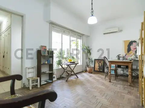 47 entre 11 y 12 800, Piso 1