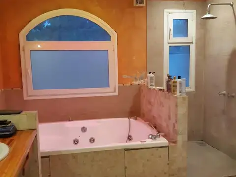 Casa en Venta con 4 cocheras