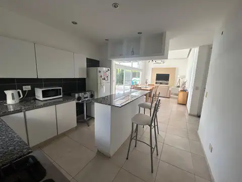 Casa en Venta en El Cantón - Barrio Islas, USD 269.000