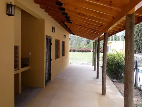 Casa 2 ambientes con 2 baños