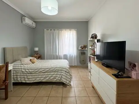 VENTA CASA 4 AMBIENTES CASTELAR