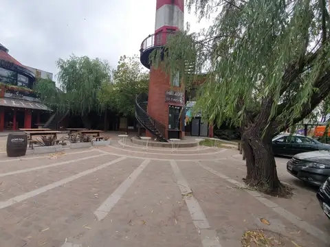 Primera Junta 900, Piso 1