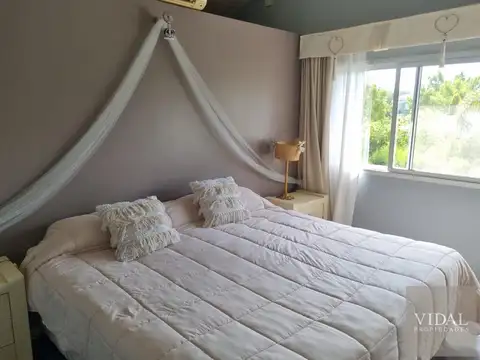 Casa en Alquiler Temporal con 3 cocheras