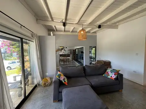Casa en Alquiler Temporal con 3 cocheras