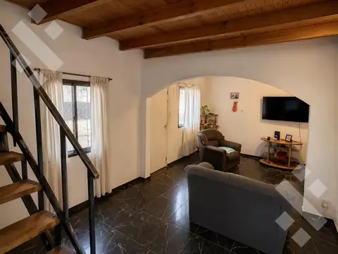 VENTA DUPLEX 4 DORMITORIOS, BARRIO VILLARINO, CIPOLLETTI
