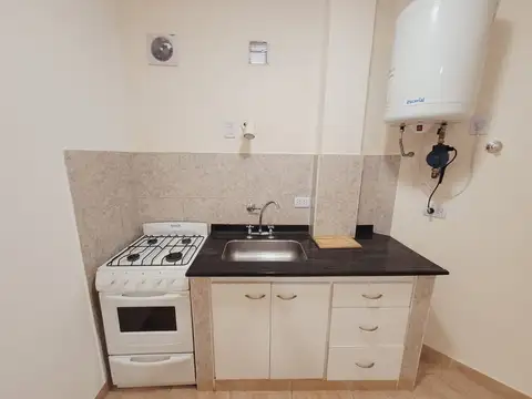 Casa en Alquiler en Jose Leon Suarez, $ 400.000