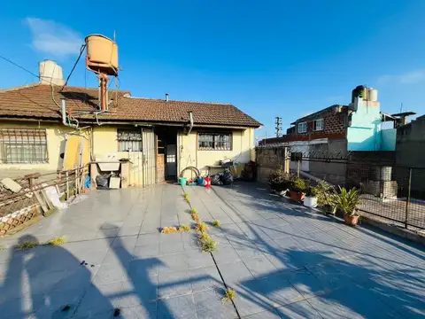 LOCALES EN VENTA BERNAL CON DEPARTAMENTOS