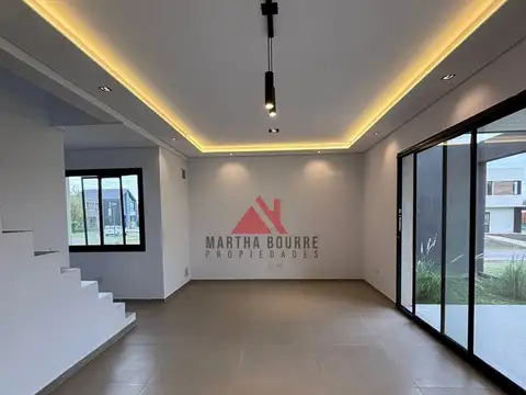 Casa 5 ambientes con 3 baños