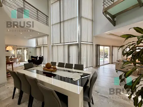 Casa 5 ambientes con 3 baños