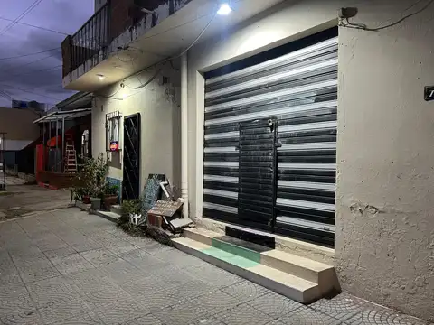 SAN VICENTE AL 700. Local en Villa Dominico. Avellaneda.