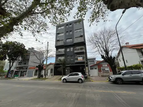 Av. Zapiola 300, Piso 2°