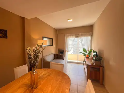OPORTUNIDAD VENTA DEPARTAMENTO DOS DORM CON BALCON CORRIDO- CALLE 4 e/ 43 y 44 - LA PLATA