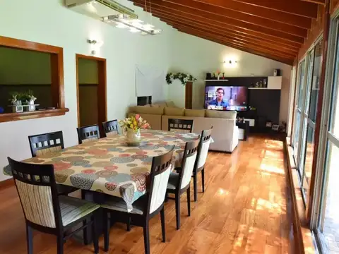 Casa 5 ambientes con 3 baños