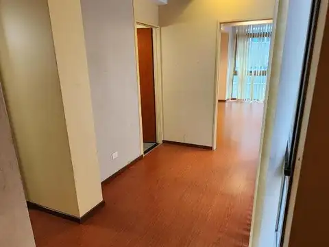 Planta libre al frente, en esquina, SIN EXPENSAS