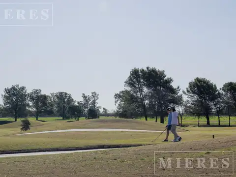 Lote de 1018m² en venta en Pilar Golf