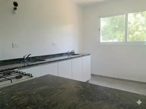 Casa 3 ambientes con 1 baño