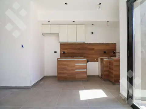 Depto Tipo Casa en Venta con 1 cocheras