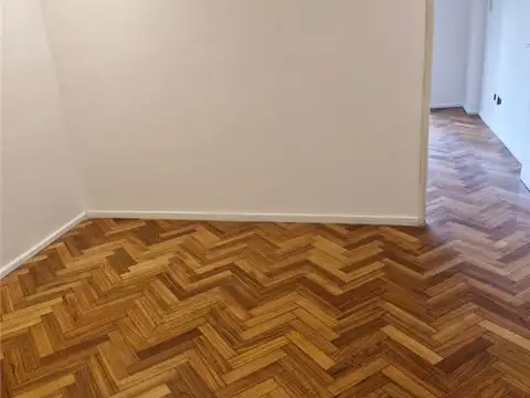 Oficina en Alquiler con 1 cochera