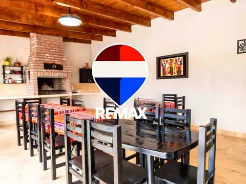 CASA VENTA LA MERCED CHICA CON PILETA 3 DORM