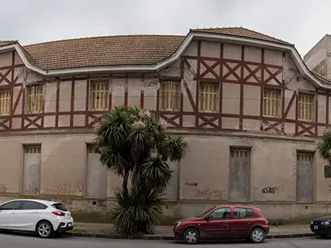 Hotel en Venta 105 años